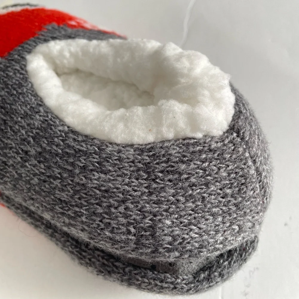 Northeast Outfitters Cozy Cabin Youth Fox Slipper Socks, Gray, Shoe Size 9K-1